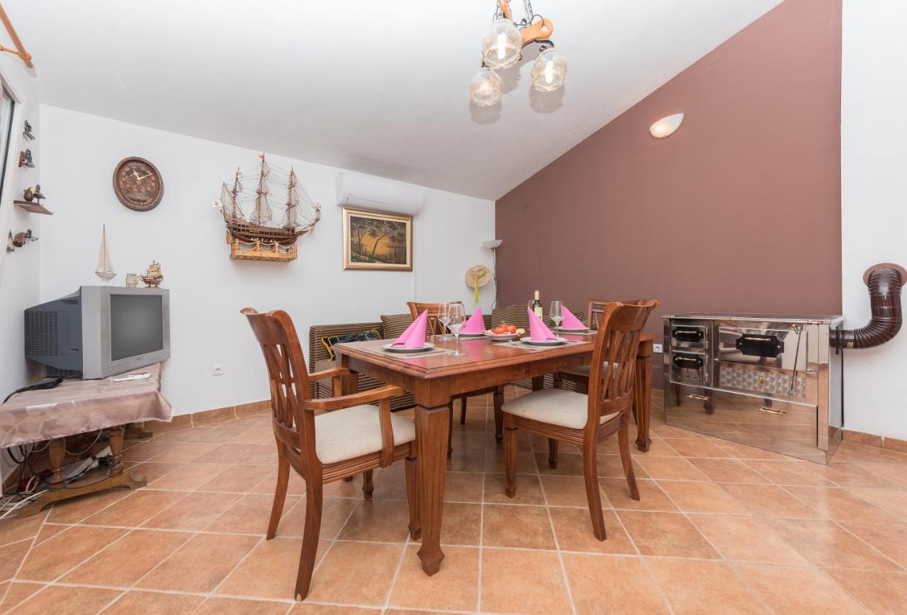 Holiday Home Frane Slivno  Екстериор снимка