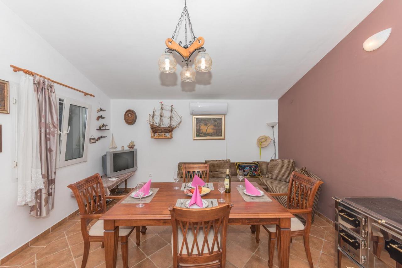 Holiday Home Frane Slivno  Екстериор снимка