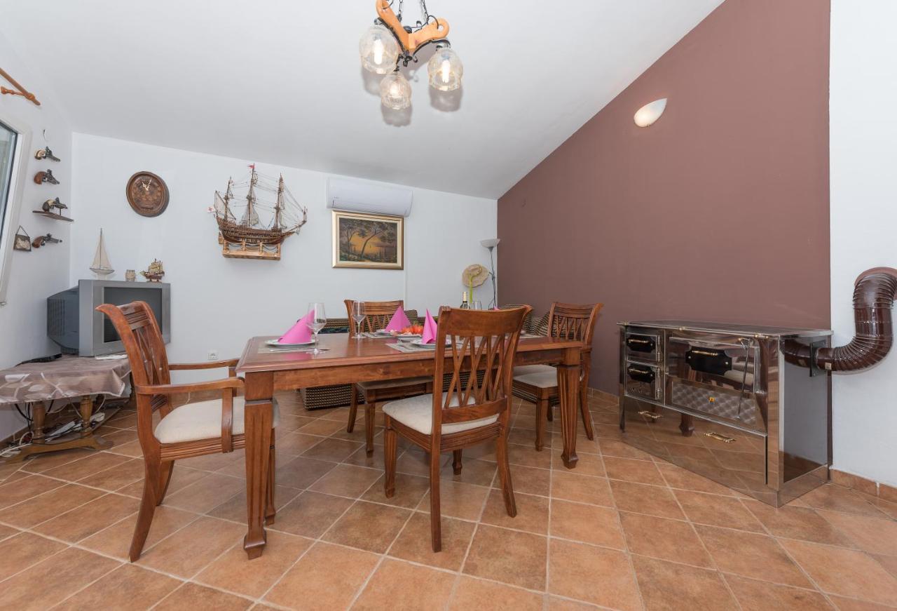 Holiday Home Frane Slivno  Екстериор снимка